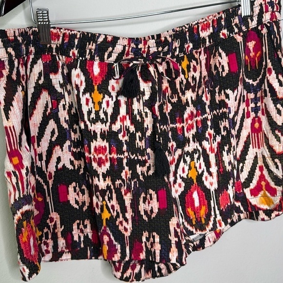 a.n.a Colorful Ikat Print Lightweight Pull On Women's Shorts Size XL NWT - Picture 2 of 6